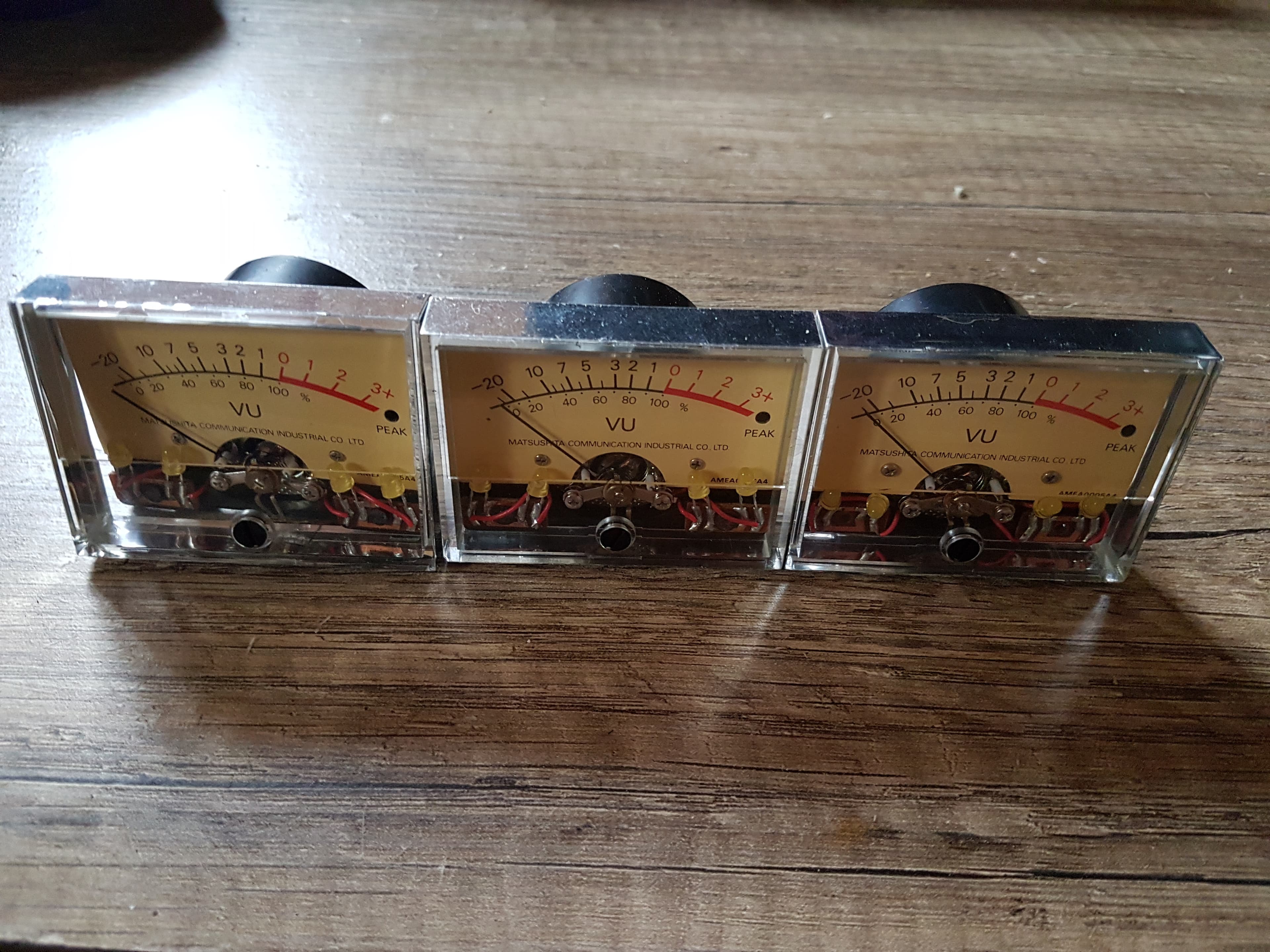 3 x Vu Metre Analogique