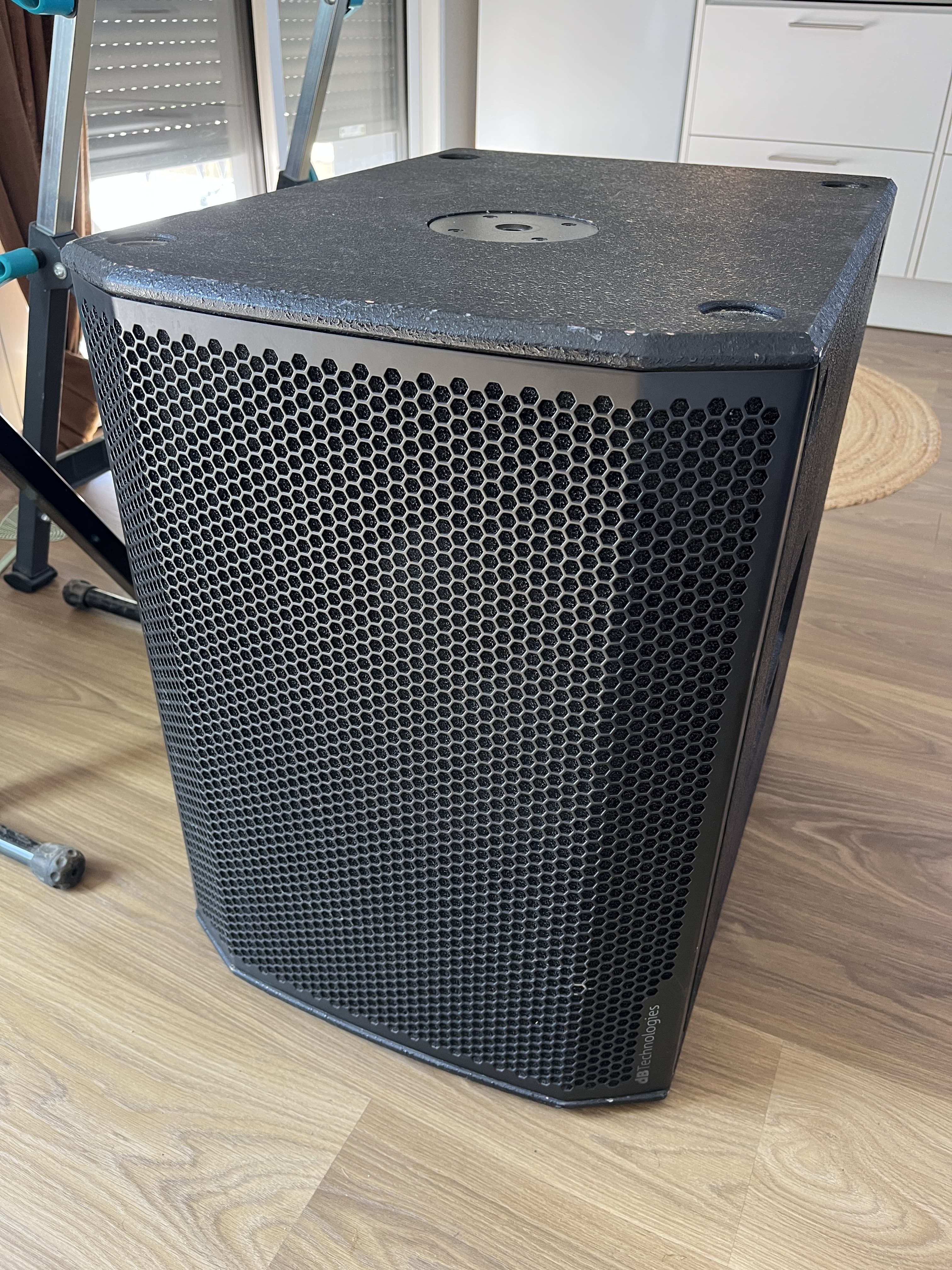 dB Technologies Sub 615