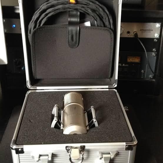 Brauner Phantom neuf ainsi que de nombreux appareils studio ( Liste sur demande )