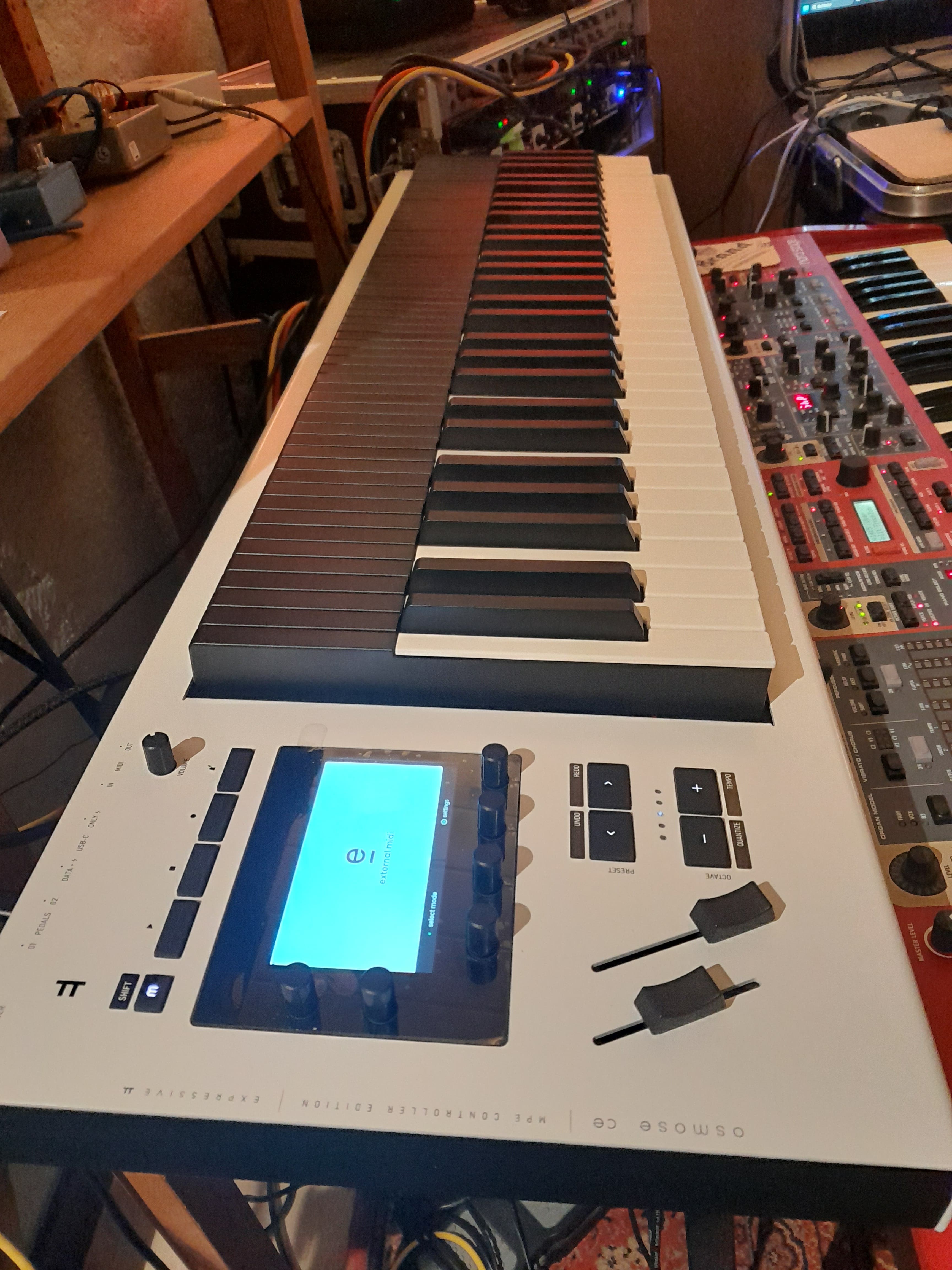 Vends Expressive Osmose 61 CE Neuf