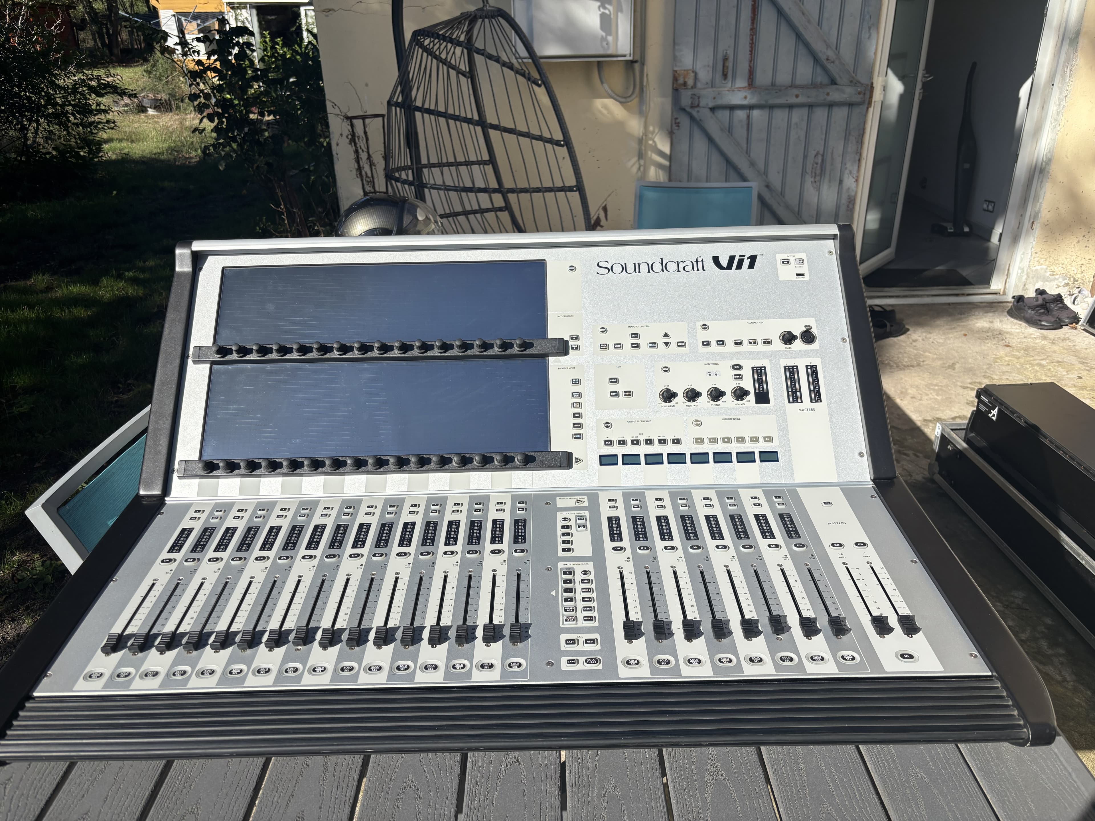 SOUNDCRAFT Vi1 – PACK COMPLET LIVE & STUDIO – ÉTAT EXCEPTIONNEL