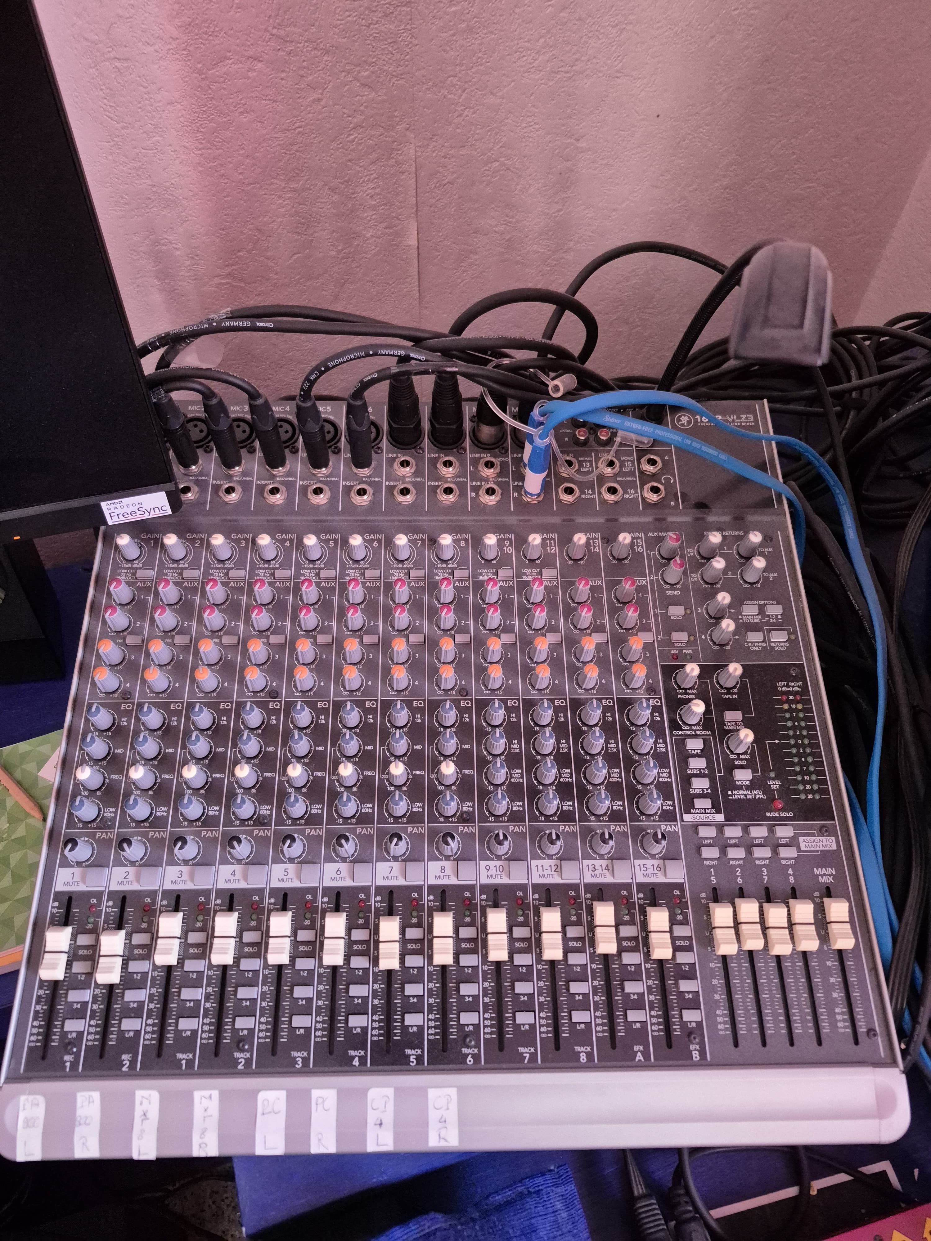 Vends console de mixage Mackie 1642 VLZ3 – 220 €