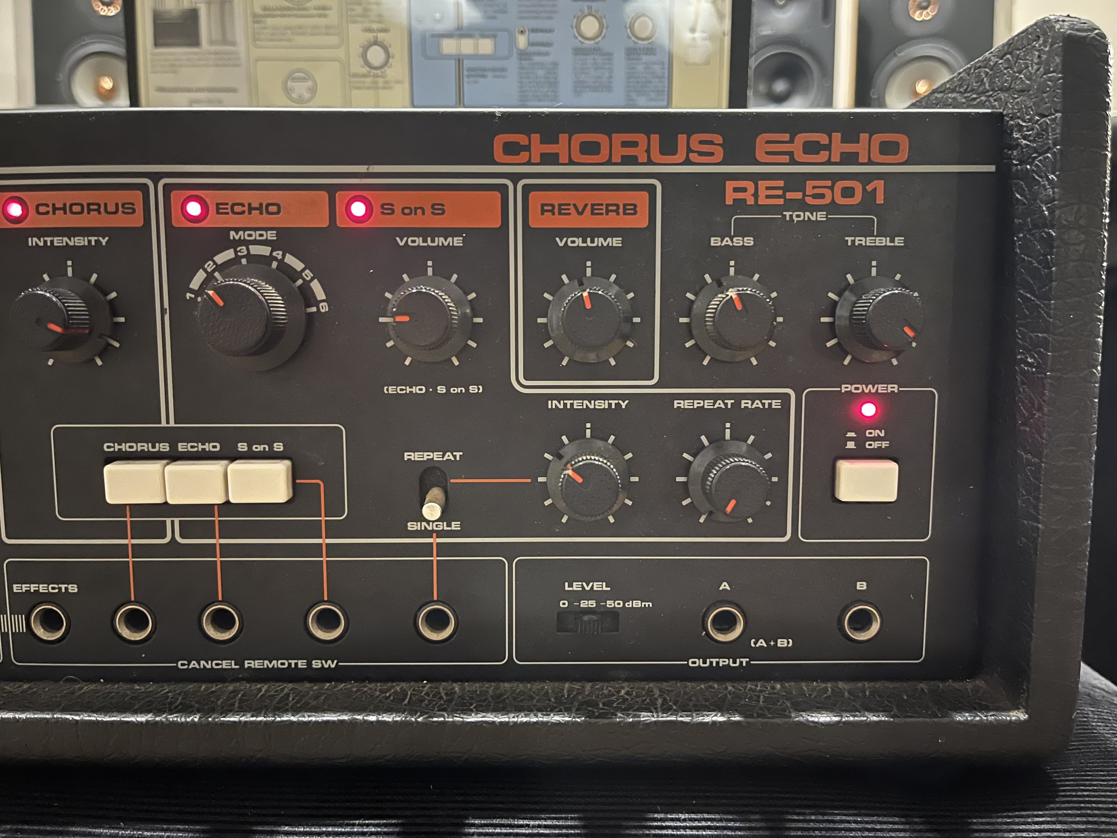 ROLAND RE-501 Space Echo