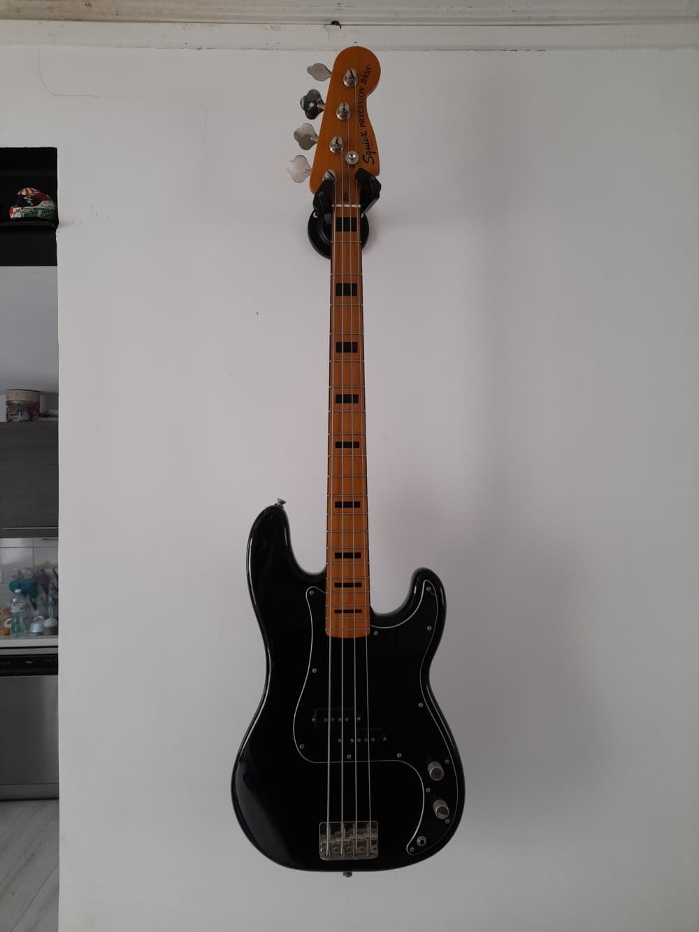 Squier CV 70s Precision Bass MN BK avec flight case Gator GC-Bass ABS Case