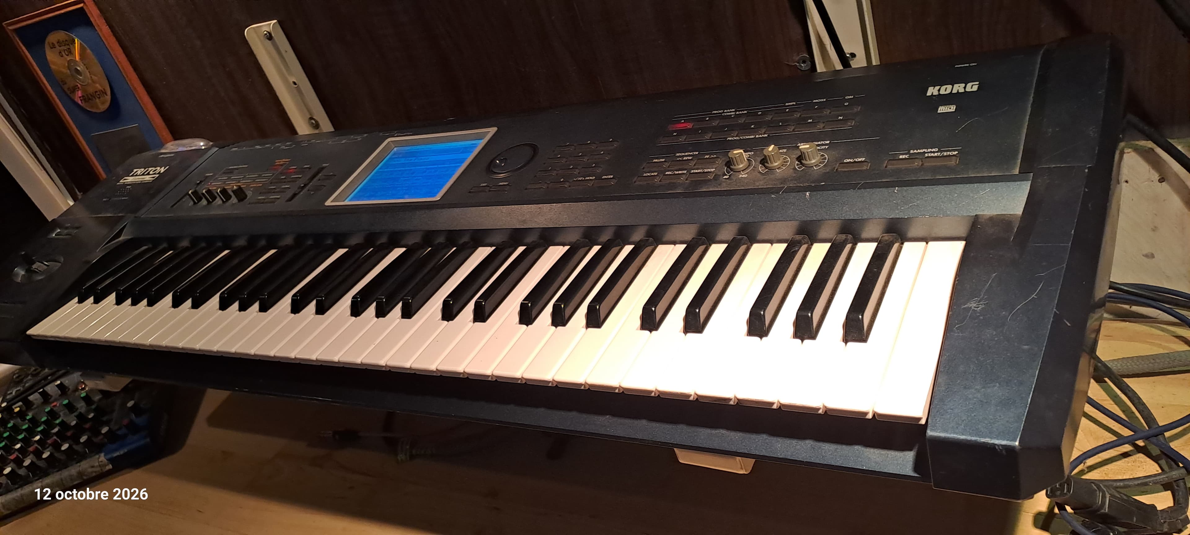 Super Triton extreme 61 notes revisé + pied