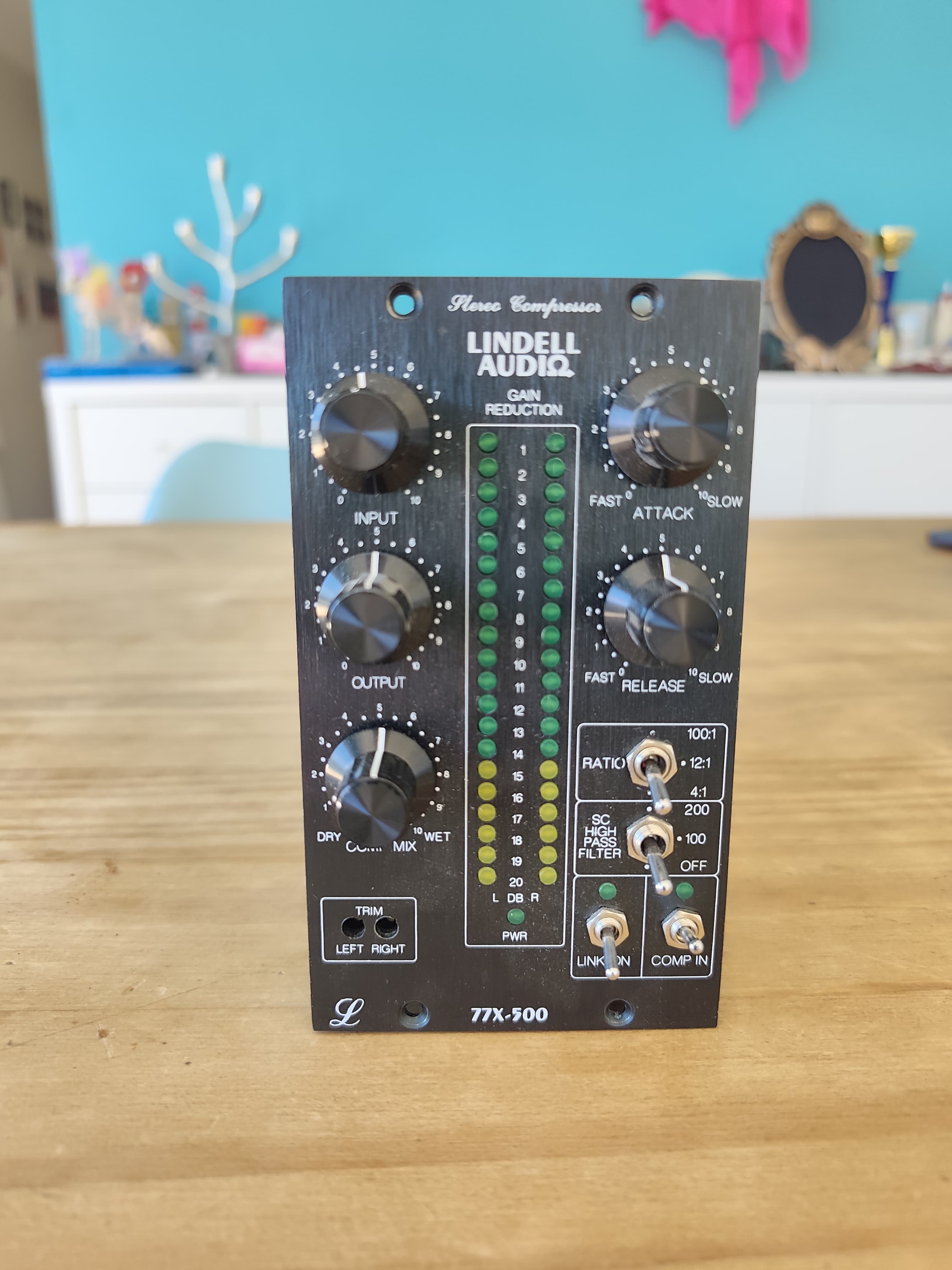VENDS LINDELL 77X500