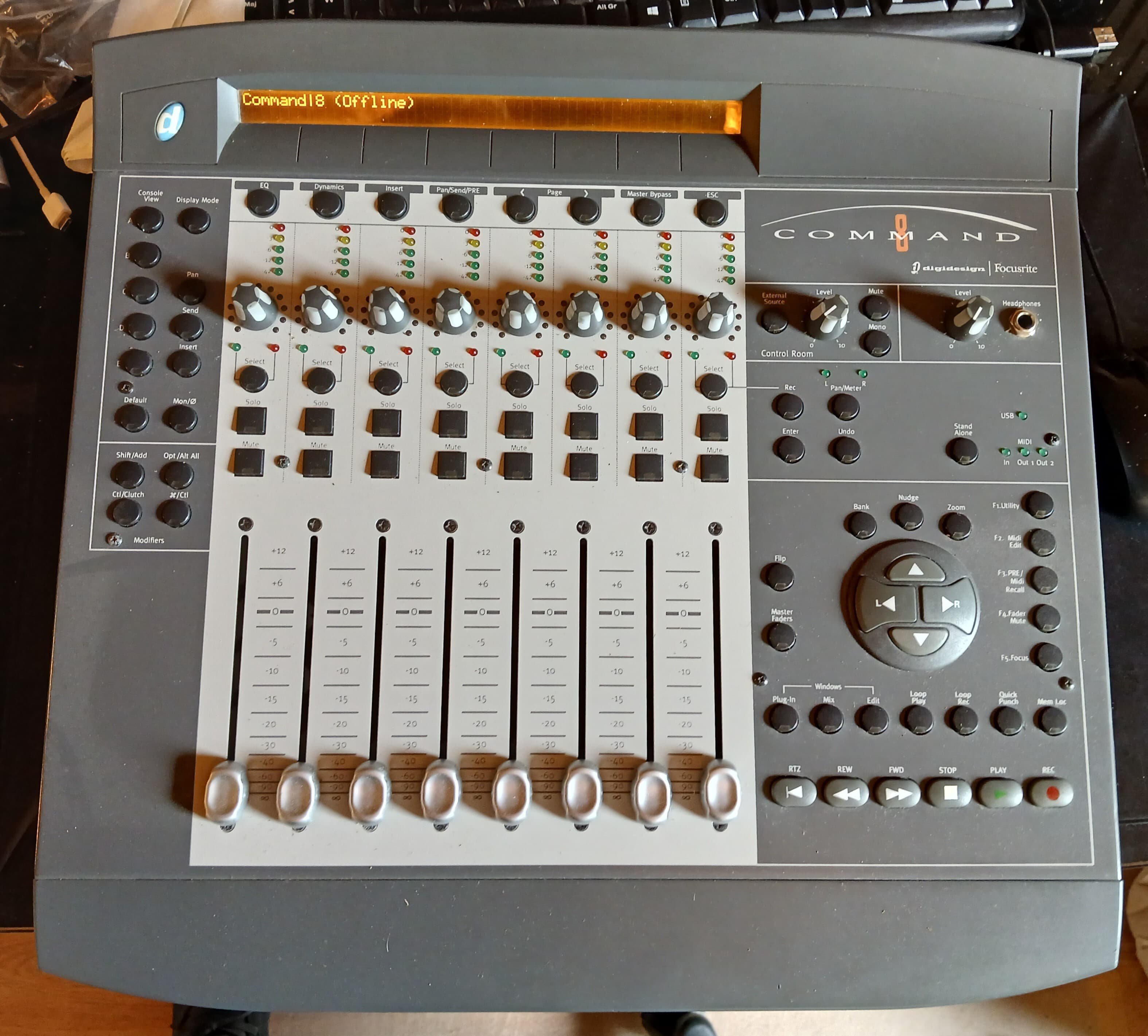 Vends command 8 en parfait état