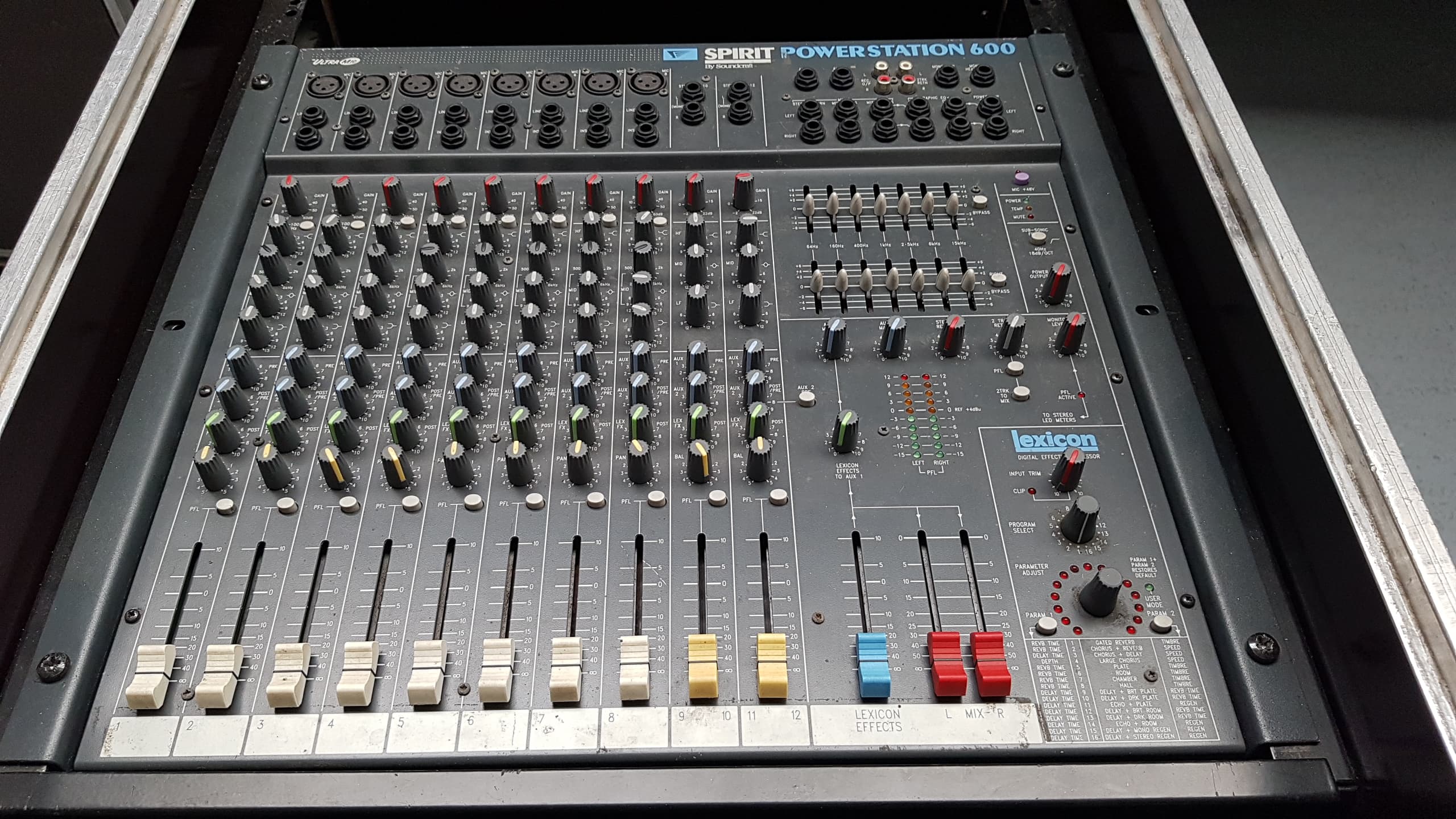 Vends console mixage spirit PW 600