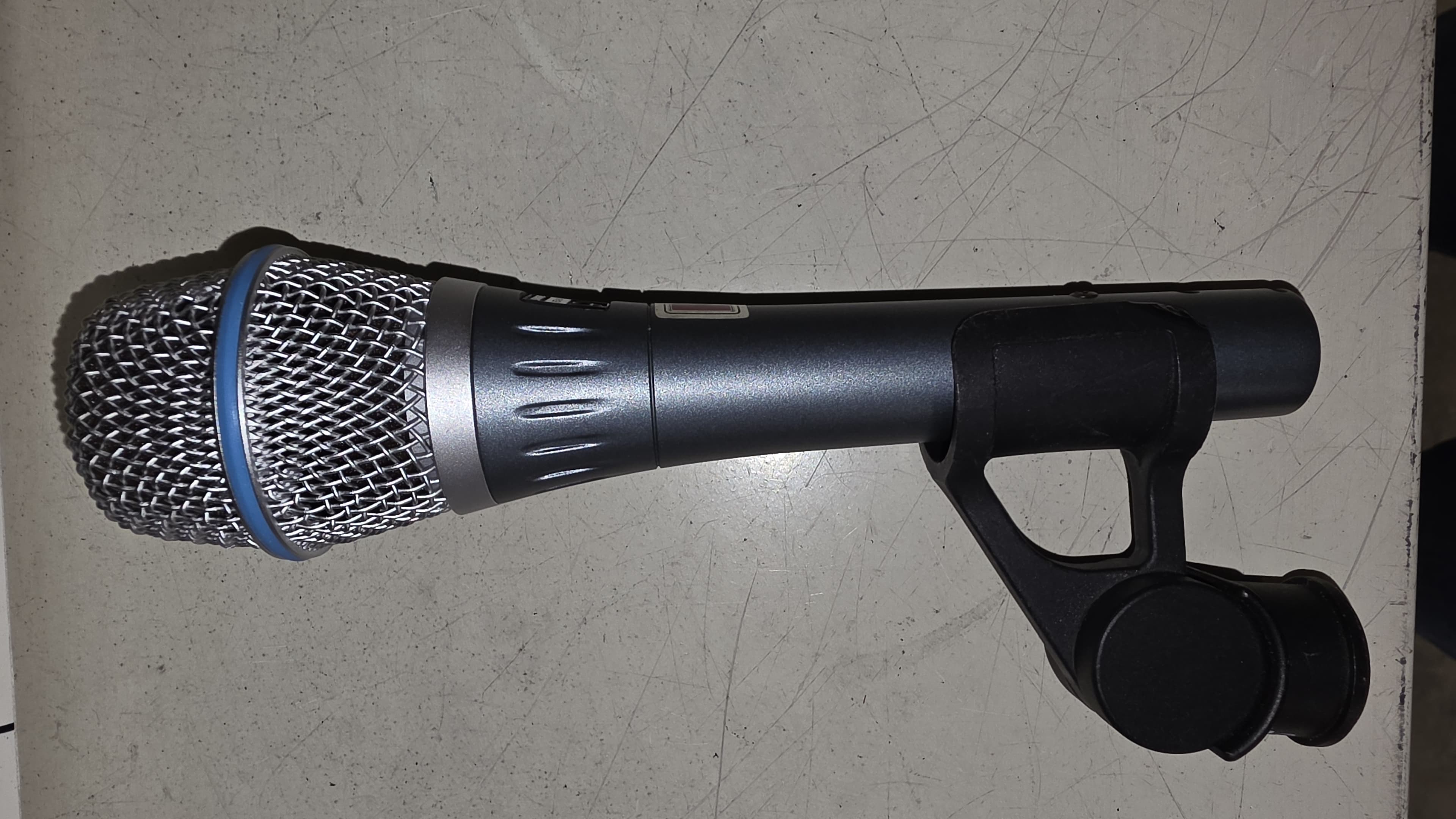 Vends micro shure filaire Beta 87