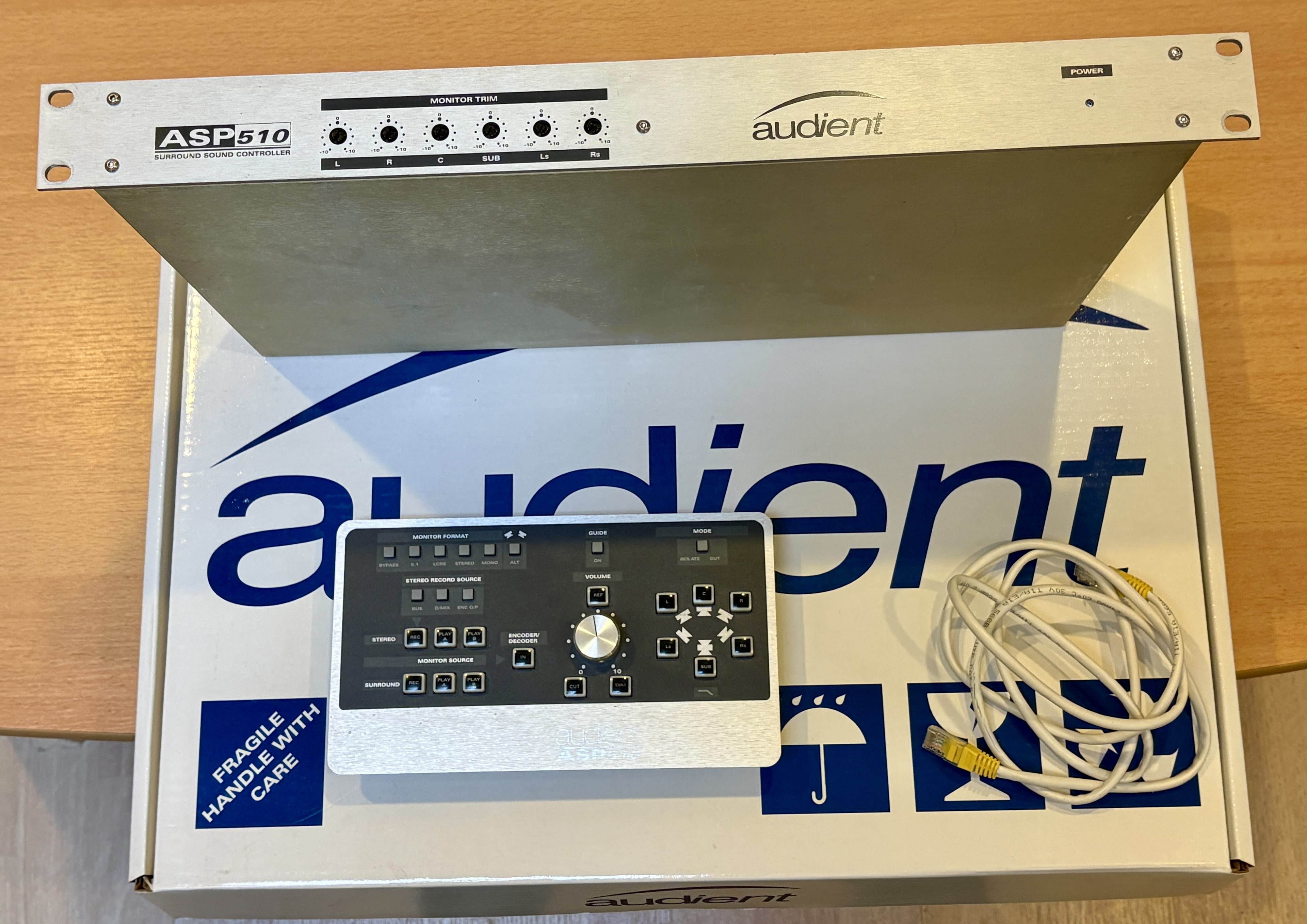 vds monitoring 5.1 haut de gamme et fonctionnel Audient ASP 510