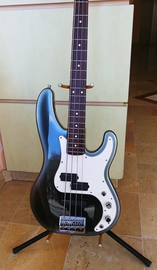 Basse Fender Precision Plus de 1992