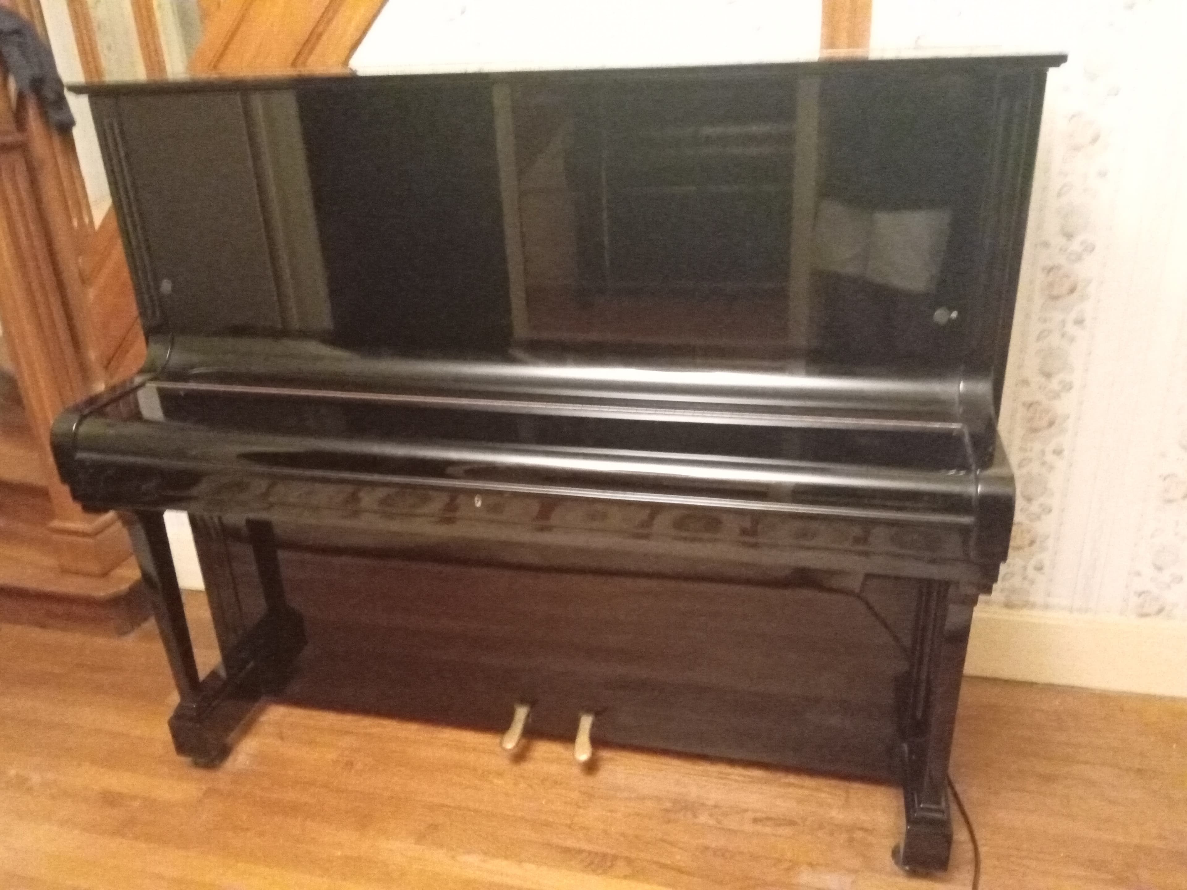 VENDS PIANO DROIT BECHSTEIN CONCERT 8