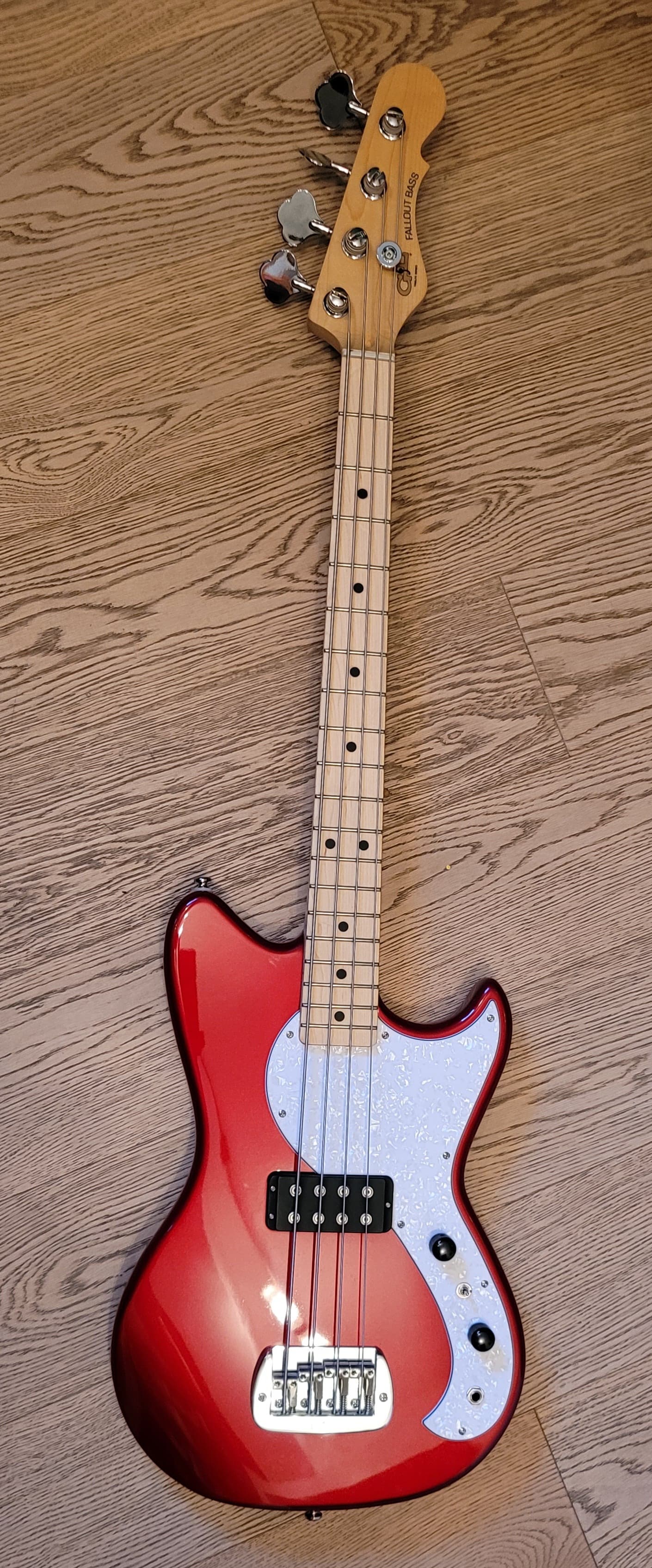 Vend basse Shortscale G&L Tribute Fallout
