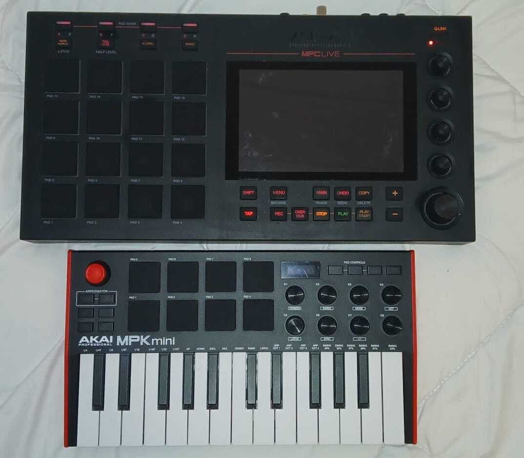 AKAI MPC LIVE + AKAI MPK MINI