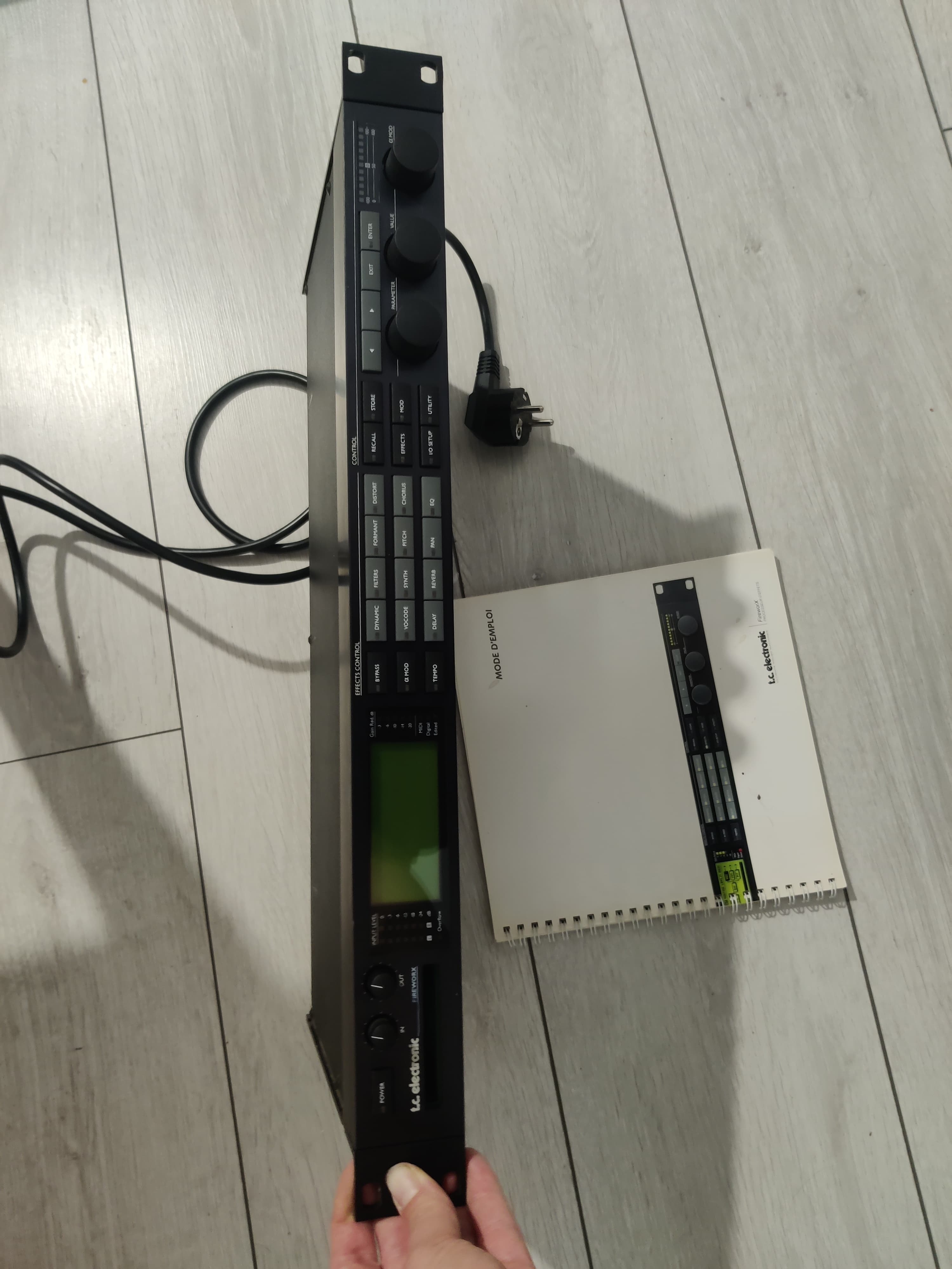 Vends TC Electronic FIREWORX Processeur multi effet