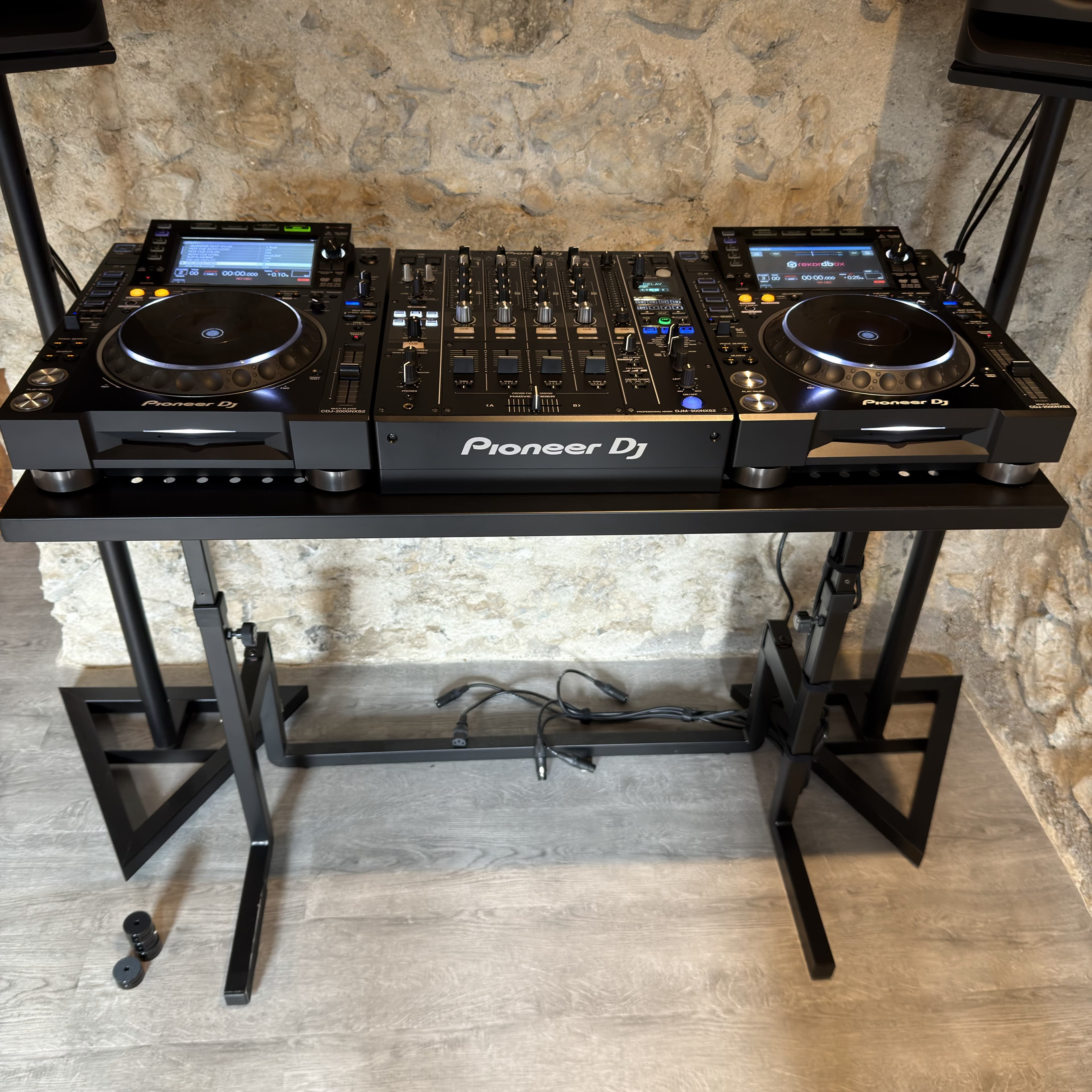 Régie Pioneer DJ complète – 2x CDJ-2000NXS2 + DJM-900NXS2 + Flight Cases Thon