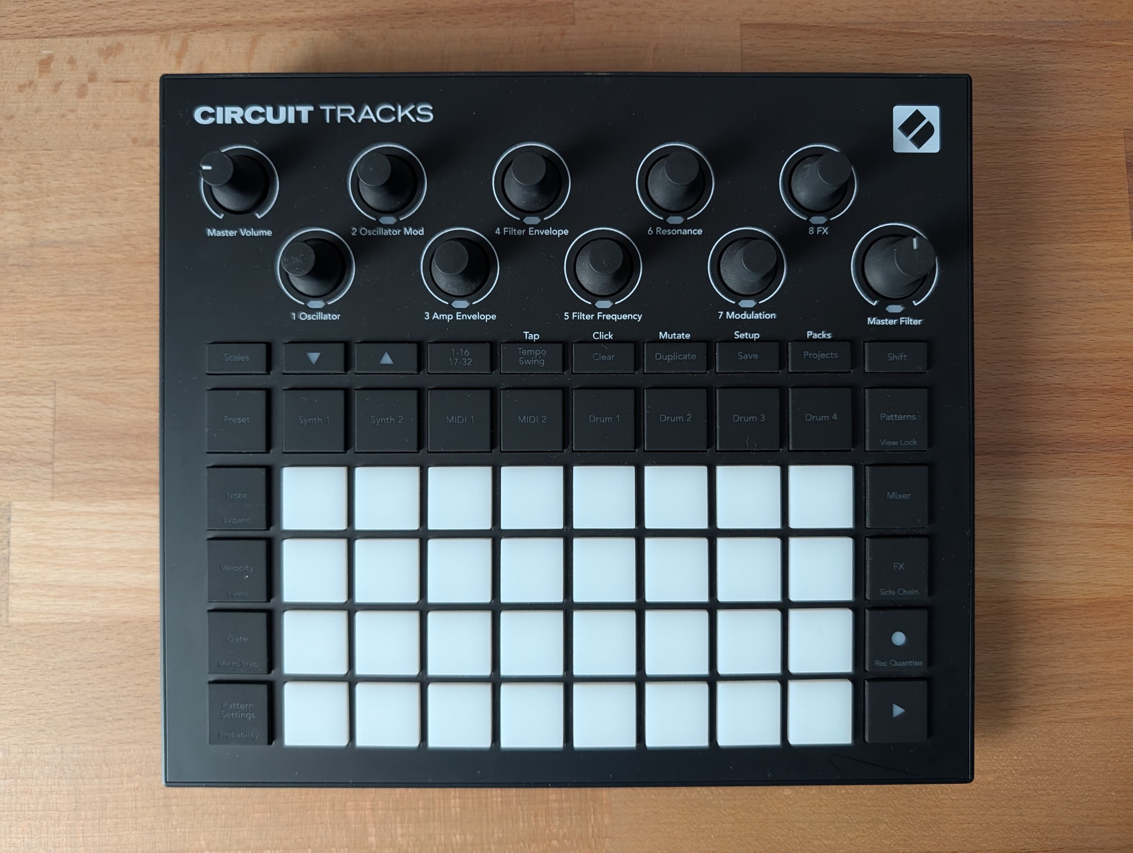 Novation Circuit Tracks + Decksaver + Sacoche de transport