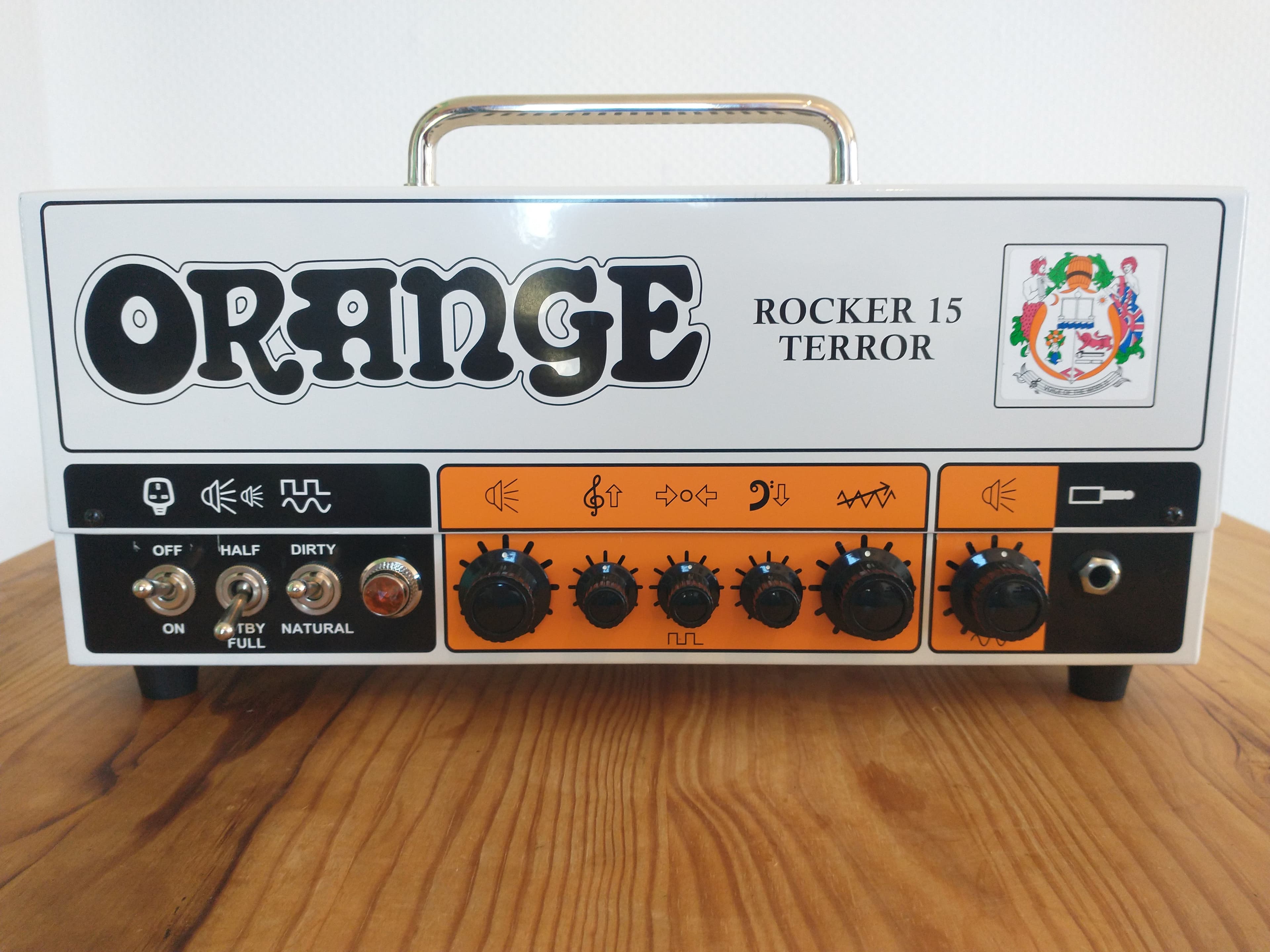 Orange Rocker 15 Terror + kit lampes + flight case