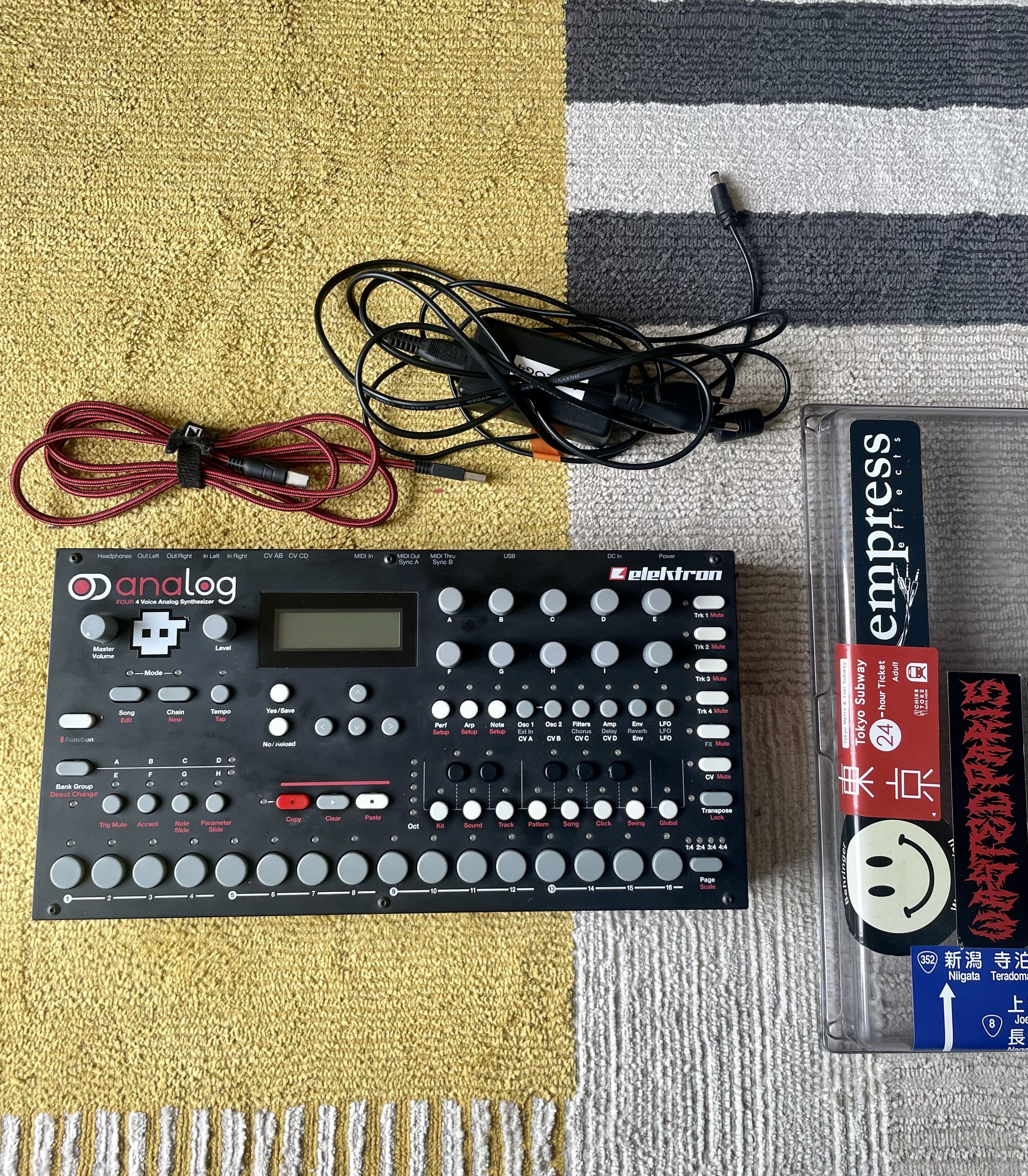 Vends un Elektron Analog Four MKI