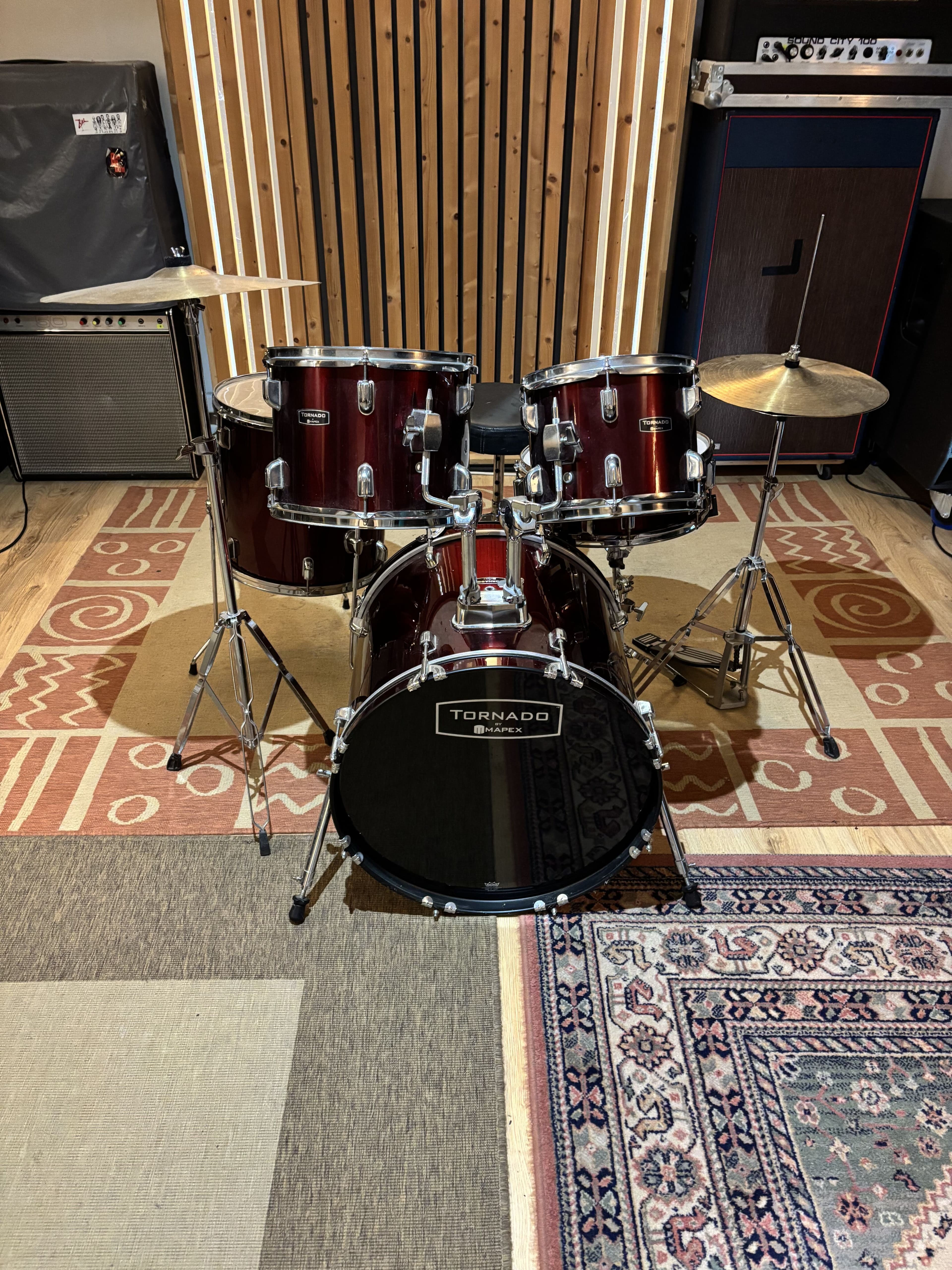 Vends batterie acoustique MAPEX Tornado
