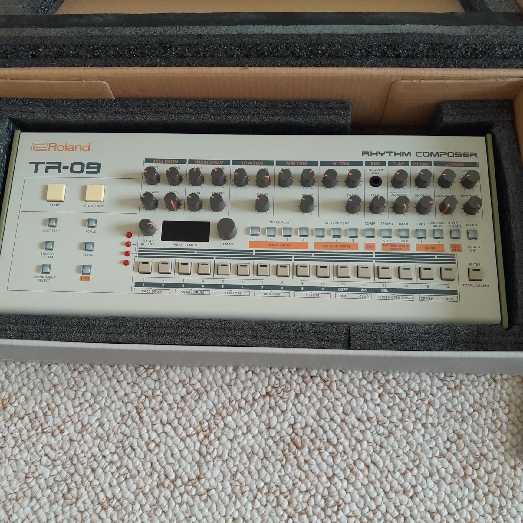 Vends Roland TR09