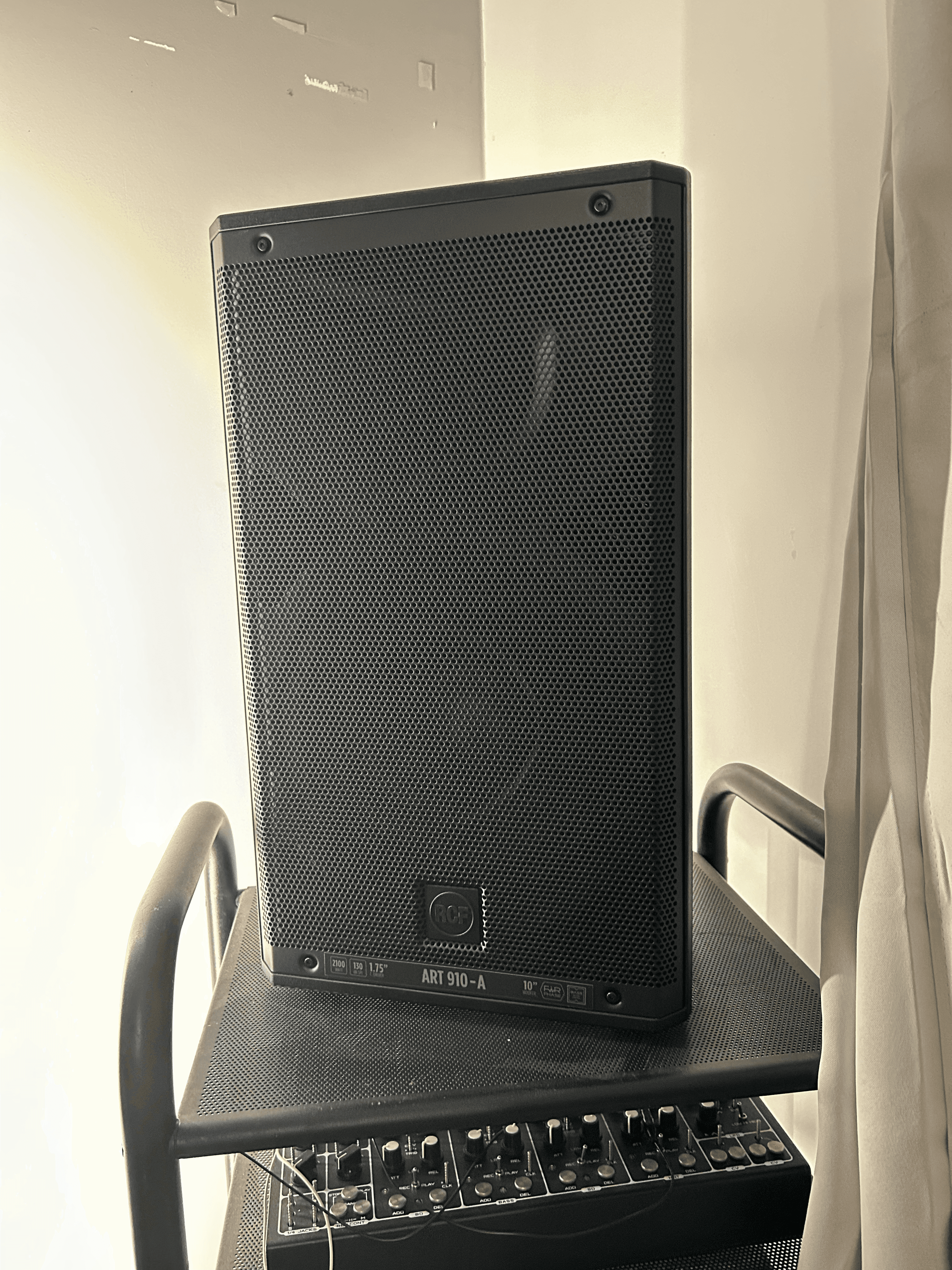 vends ensemble neuf 2xRCF ART 910A avec un caisson de basses RCF SUB 705-AS MK3
