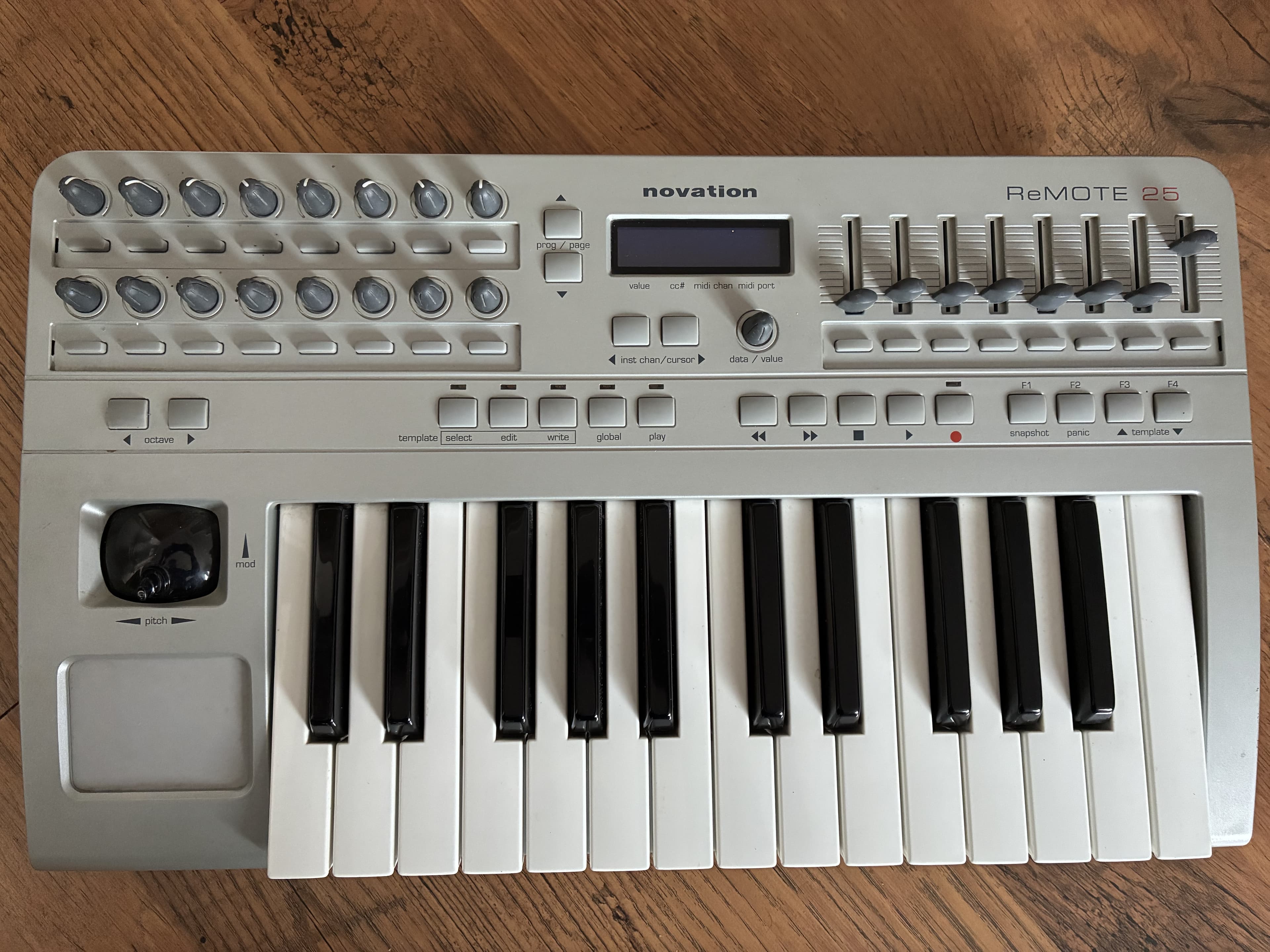 Novation Remote 25