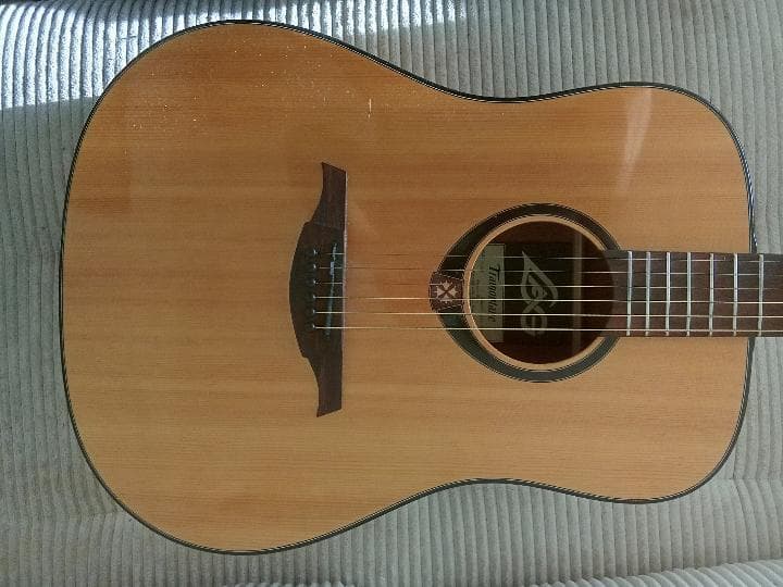 Guitare Lag Tramontane TL80D pour gaucher