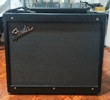 Fender Mustang GTX100 (leggermente trattabile)