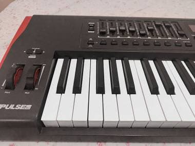 Novation Impulse 61 MIDI Controller  61 tasti