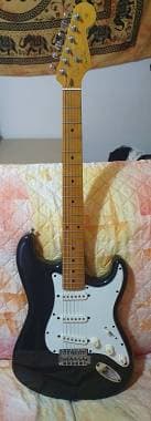 Chitarra tipo stratocaster