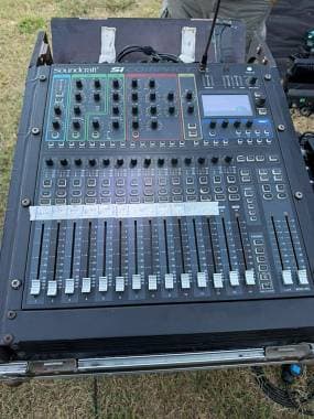 Soundcraft compact 16