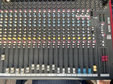 Mixer Allen &Heath ZED22FX