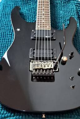 Fernandes Revolver Pro (2010) - Black Gloss con Sustainer 100% Funzionante