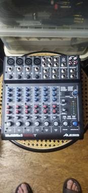 MixerAlesis Multimix 8- Phonic AM 1204FX- Allen e Heath Zed 10FX- M Audio NRV10