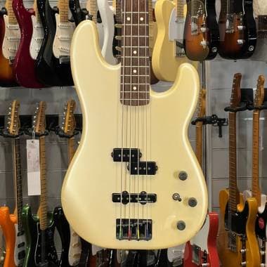 FENDER - DUFF MCKAGAN DELUXE PRECISION BASS RW WHITE PEARL - Spedizione Gratis