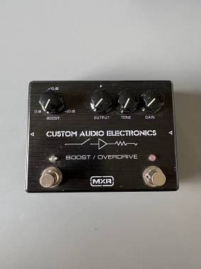 MXR Mc402