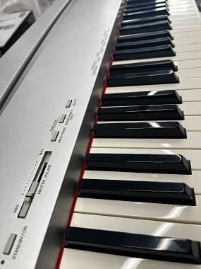 Yamaha P-70 (USATO NEGOZIO) + MOBILE + SPEDIZIONE GRATUITA