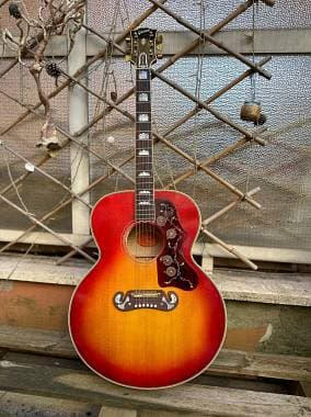 Gibson Custom Shop SJ 200 Jimmi page
