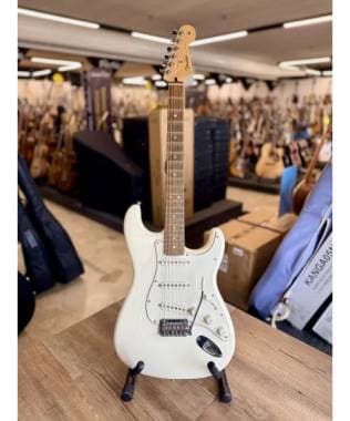 FENDER STRATO PLAYER PF POLAR WHITE