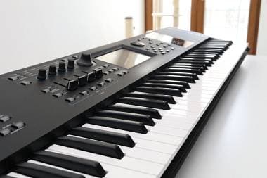 Yamaha MODX7, con custodia morbida originale