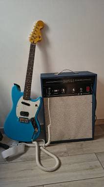 Squier mustang