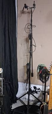 Asta Microfonica da Studio Professionale, contrappeso, molto pesante e stabile.
