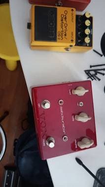 Lotto pedali: boss os-2, Vox satchurator, shaker TC electronic