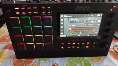 Akai Mpc live 2 vendo a 650 euro spedizione compresa