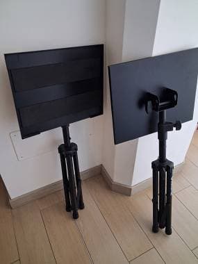 Vendo coppia supporto per monitor 8'' Quicklock