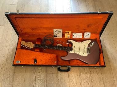 Fender AMERICAN VINTAGE '65 STRATOCASTER BURGUNDY MIST