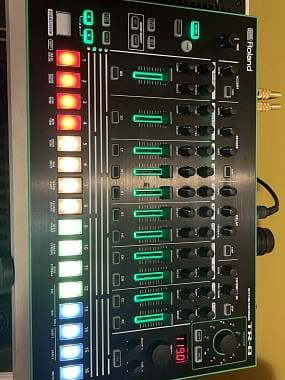 Roland TR8 con espansione 6x6 installata