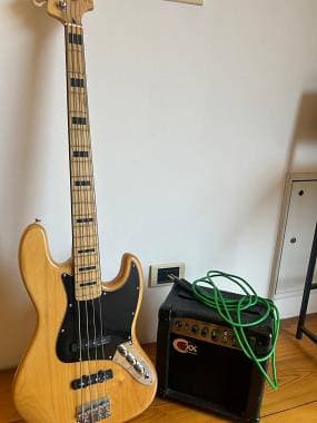 Squier Jazz Bass Vintage Modified '70s Natural + Ampli COXX CG-10