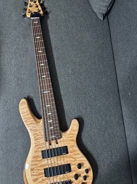 YAMAHA TRB1006J basso a 6 corde